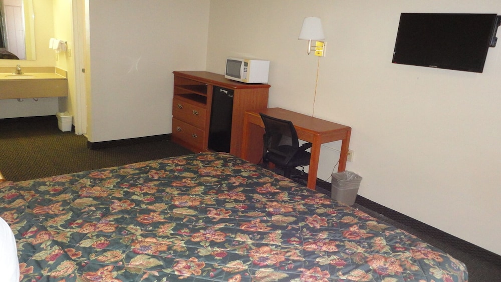 Room, 1 King Bed - Photo 2