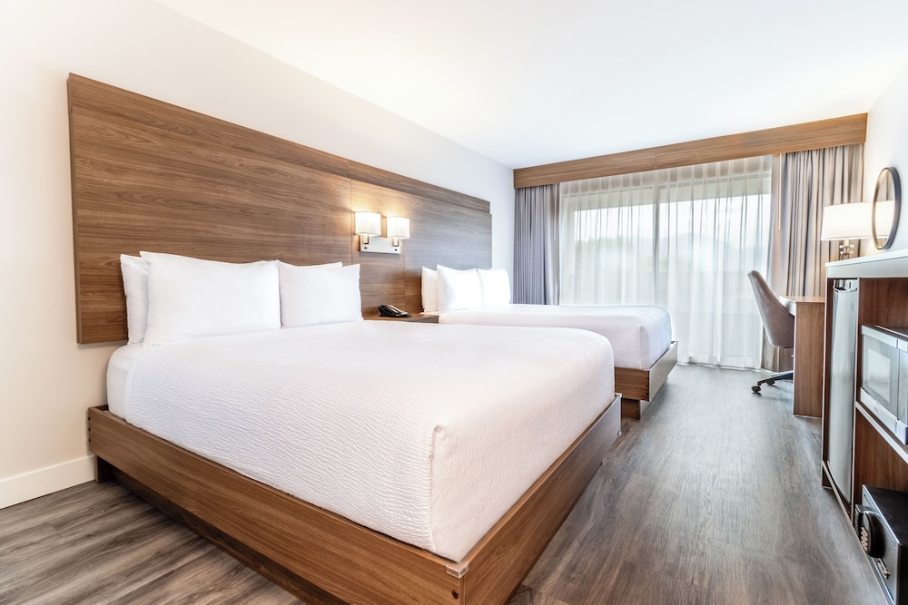 Room, 2 Queen Beds, Balcony - Photo 1