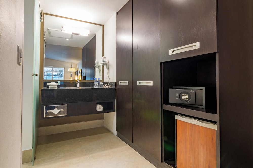 Executive Room, 2 Double Beds - Photo 3