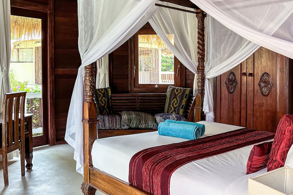 Double Room with Balcony and Pool/Garden View