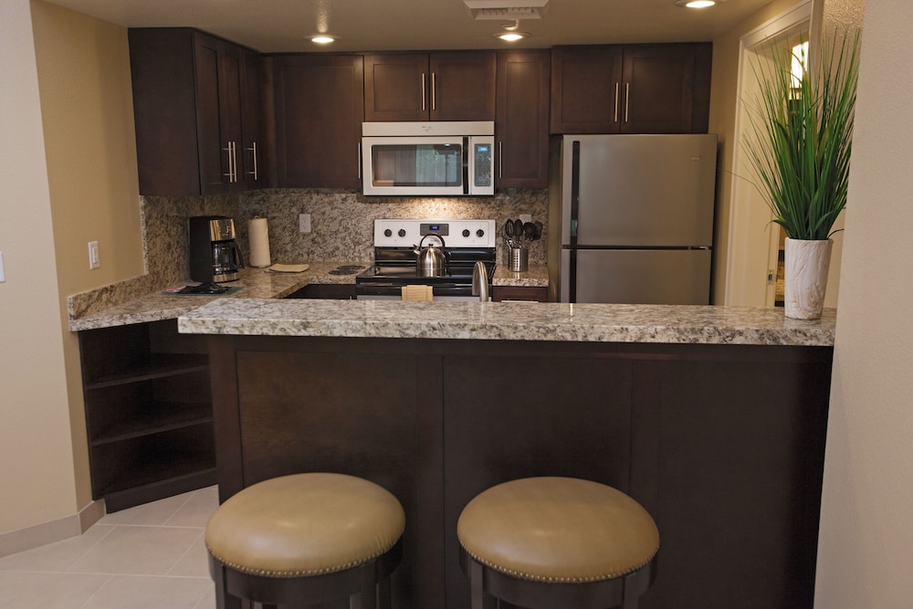 One Bedroom Suite - Photo 11