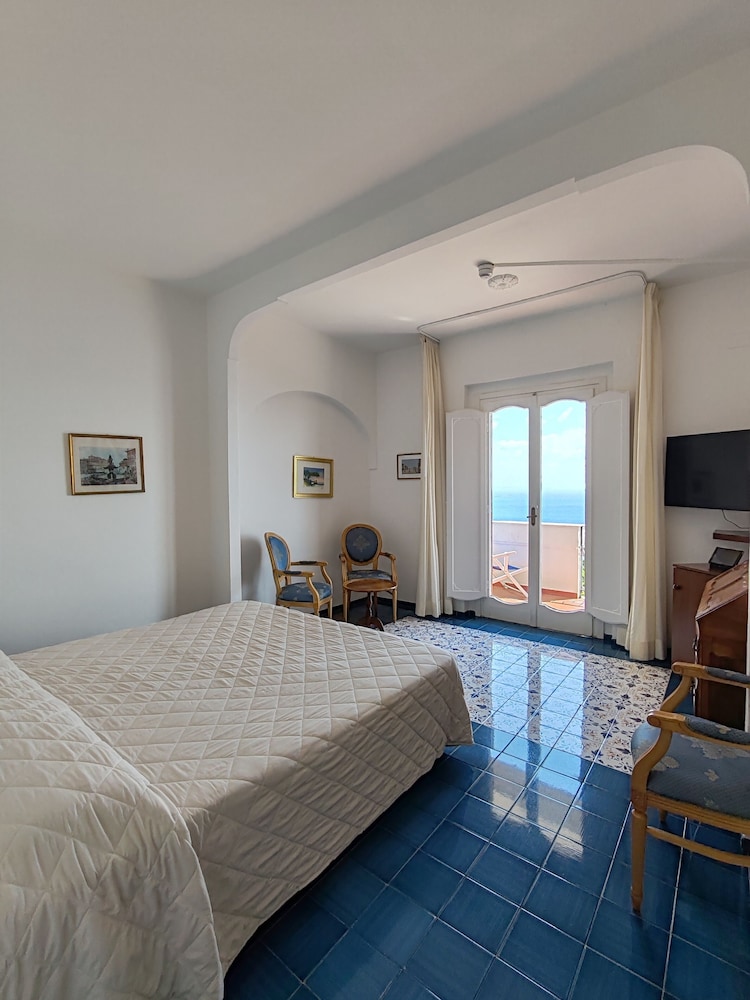 Economy Double or Twin Room, Sea View, Annex Building - Photo 4