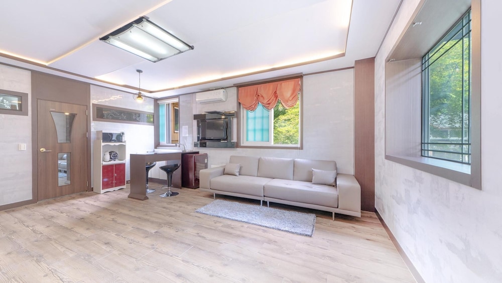 Basic Room, 1 Bedroom (pensyeonhyeonggeullaemping1(ondol)) - Photo 18