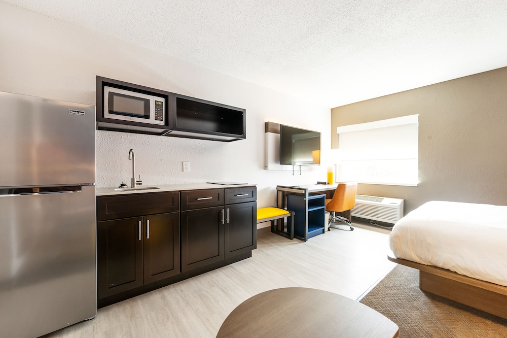 Suite, 1 Queen Bed with Sofa bed, Non Smoking (Efficiency, Upgrade) - Photo 3