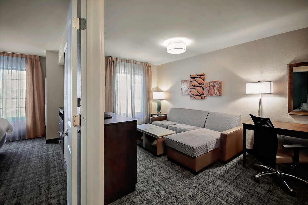 Suite, 1 Bedroom, Accessible, Kitchen (Communication Accessible) - Photo 4