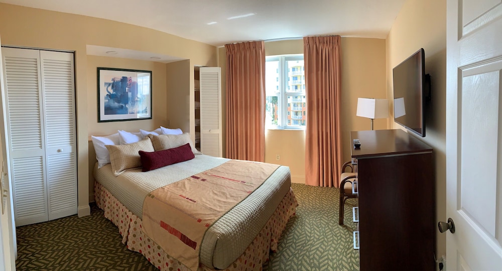 Two Bedroom Suite - Photo 7