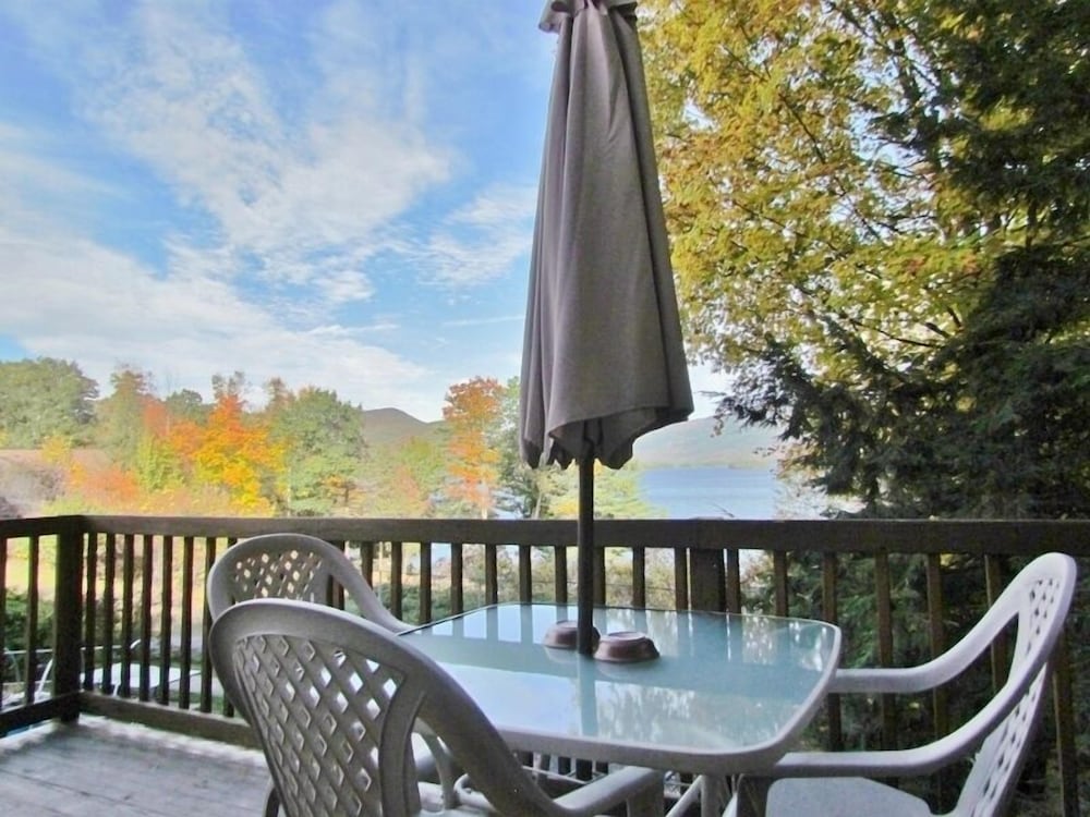 Comfort Cabin, Kitchen, Lake View (No Pets) photo 3