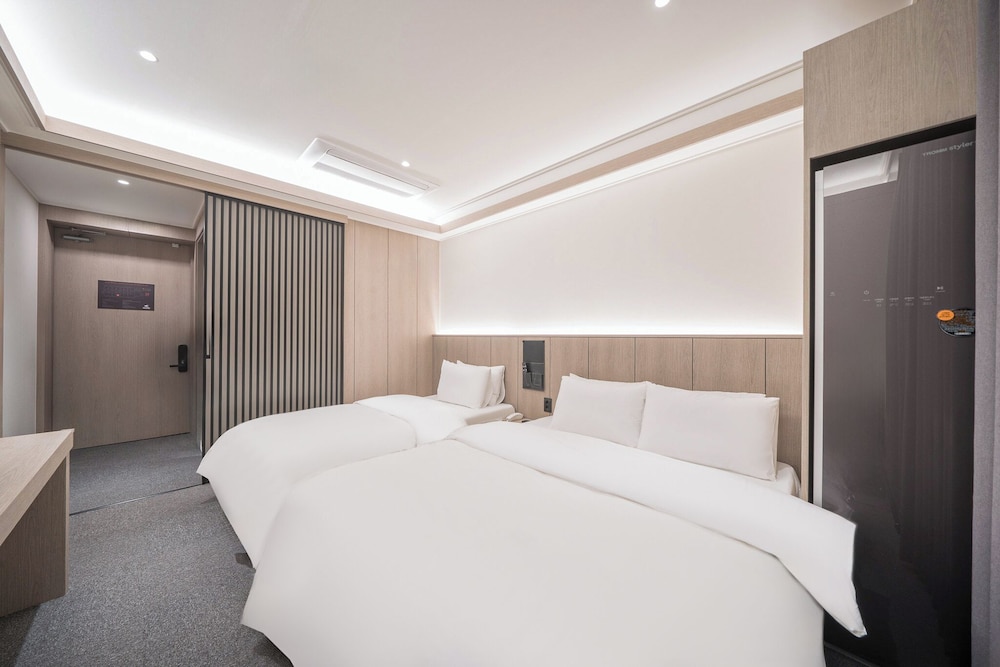 Deluxe Twin Room photo 3