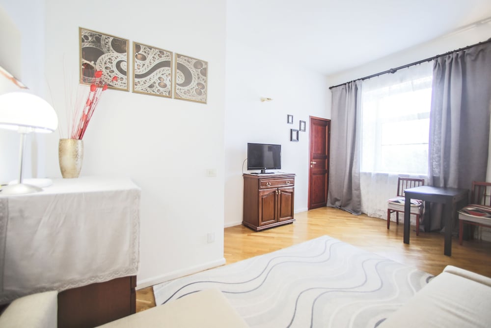 Apartment photo 2