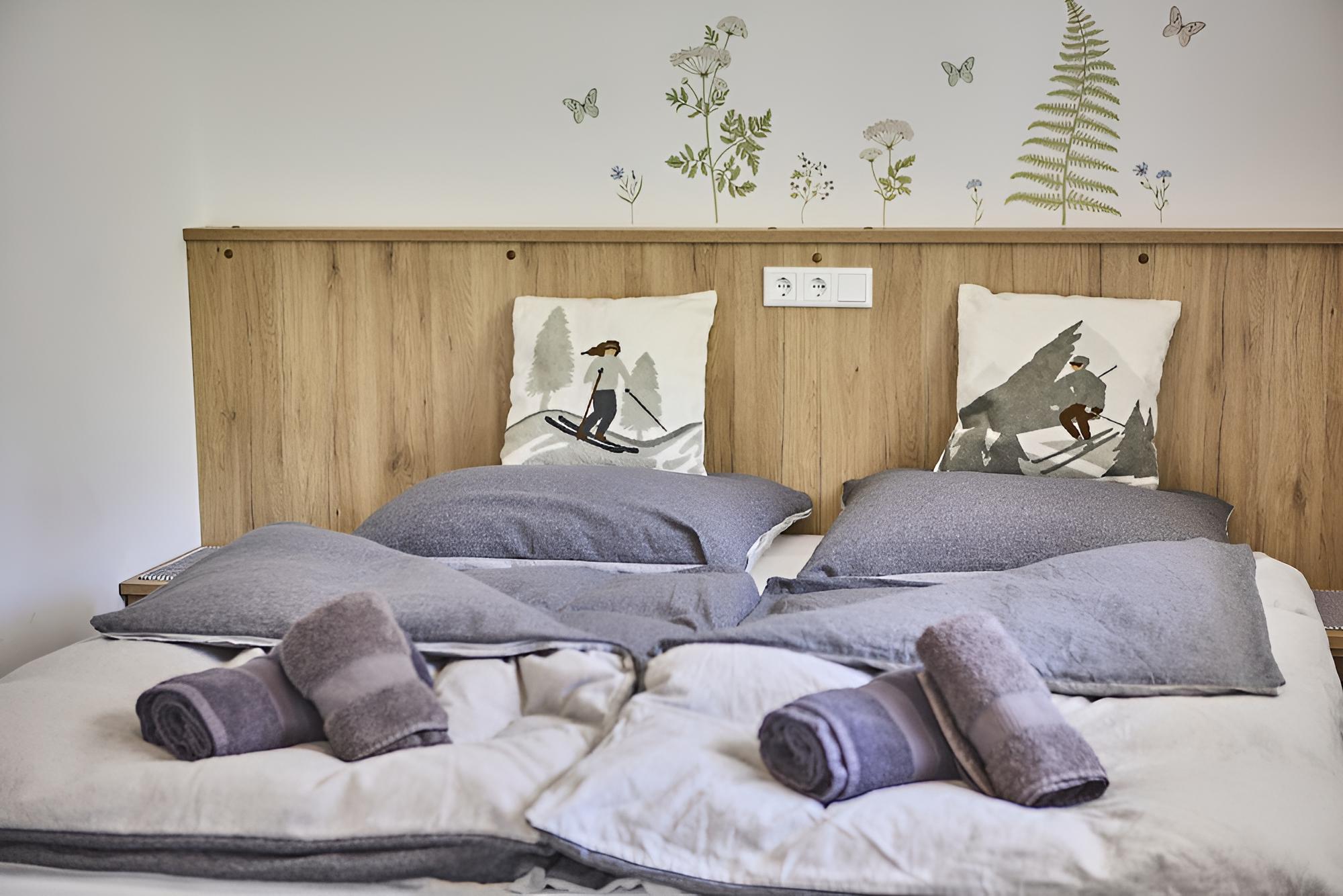 Basic Apartment, 1 Bedroom, Non Smoking, Mountainside photo 1