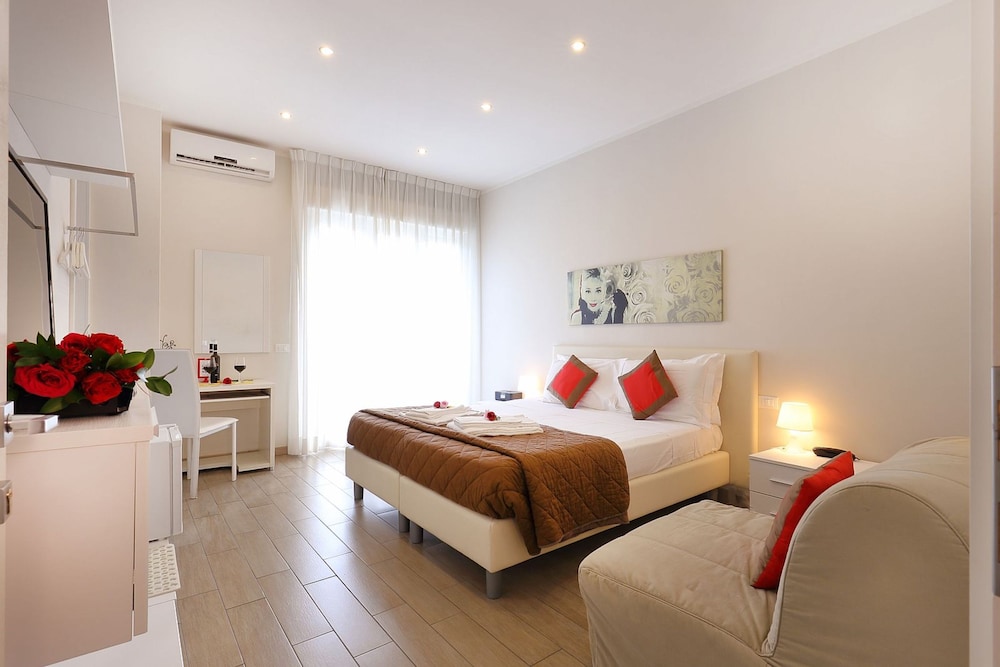 Superior Double or Twin Room, Jetted Tub photo 2