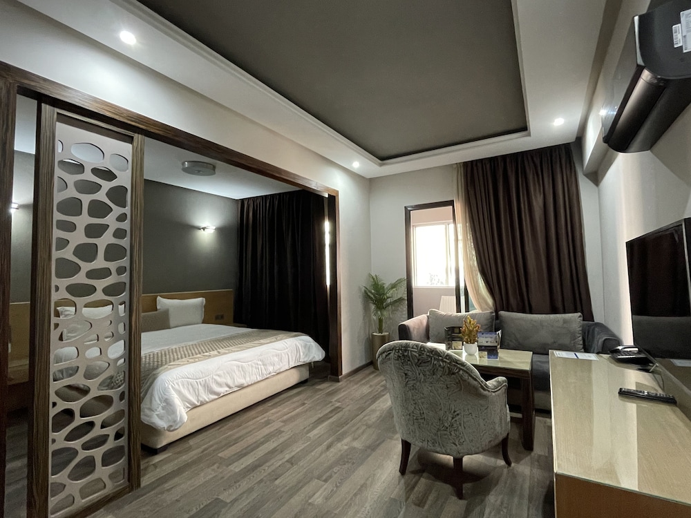 Deluxe Suite, Terrace photo 1