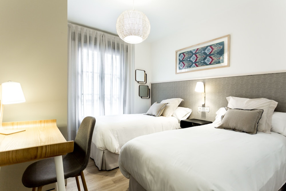 Apartamento Familiar, 2 Dormitorios (Real de la Carretería 1.2)