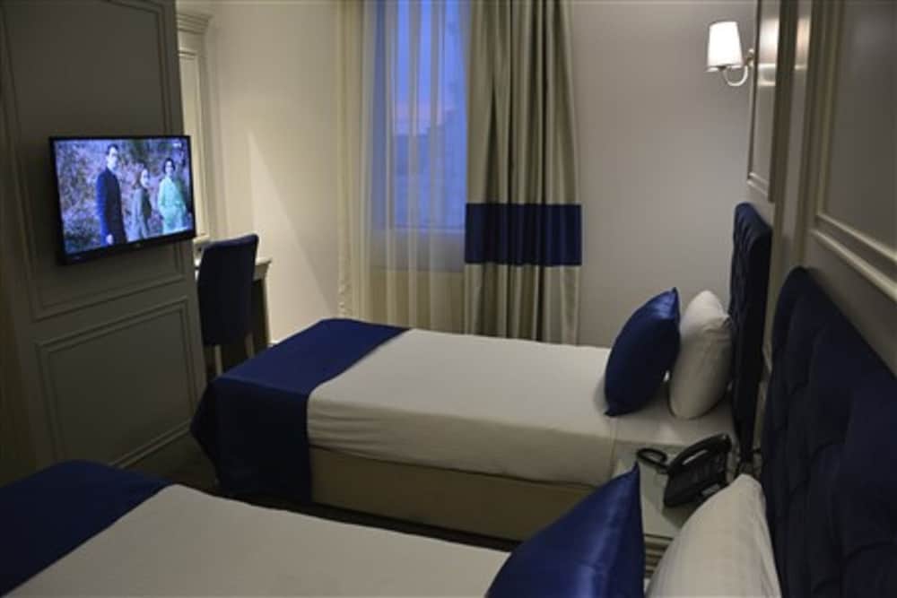 Standard Double or Twin Room photo 2