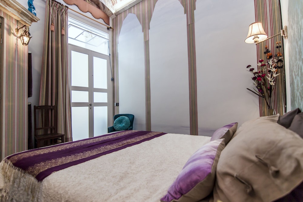 Double Room, 1 Double Bed, Private Bathroom photo 2