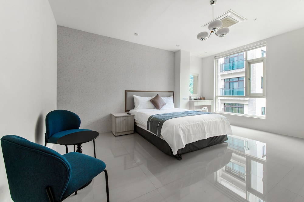 Superior Double Room, City View - Photo 9