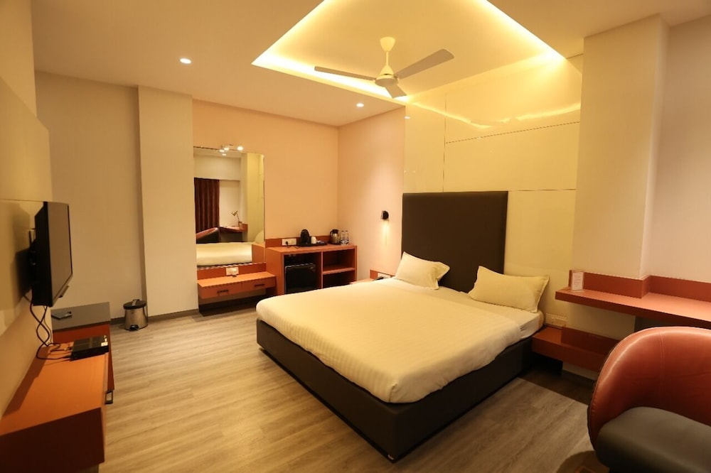 Superior Room, 1 King Bed