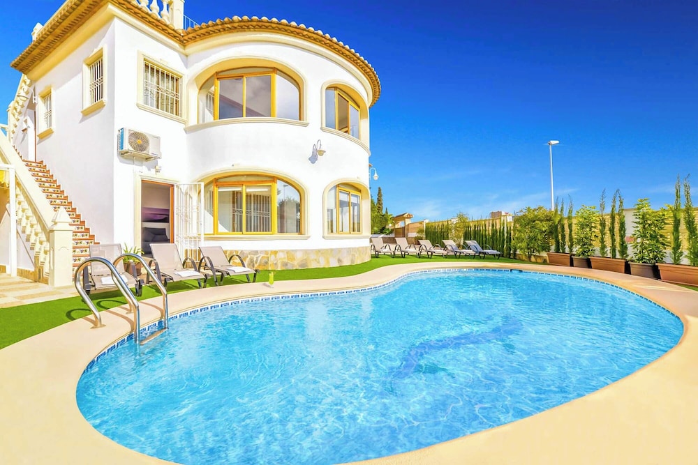 Villa (6 Habitaciones)
