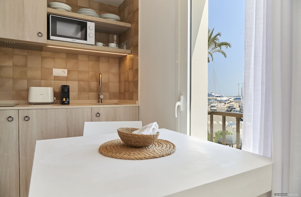 Studio, Balcony, City View photo 2