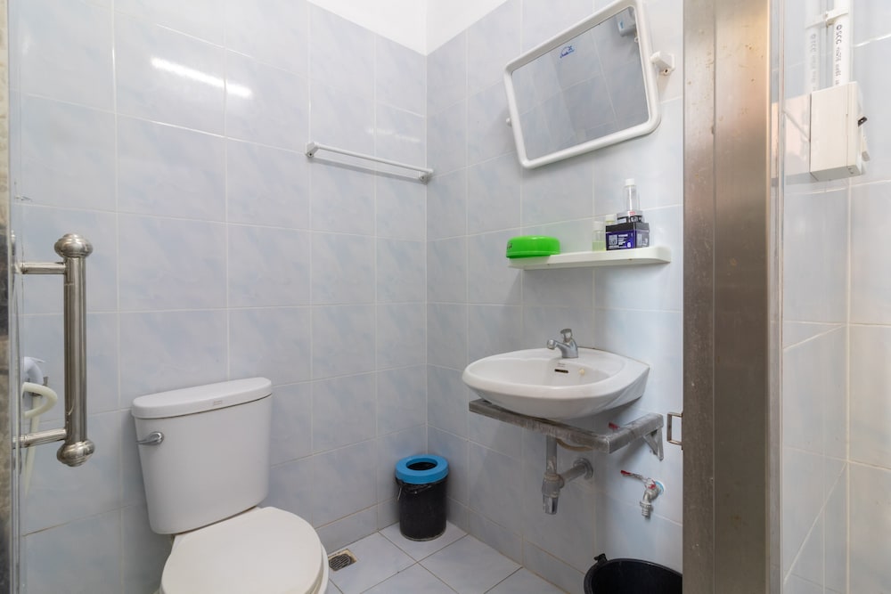 Standard Triple Room with Shared Bathroom photo 3