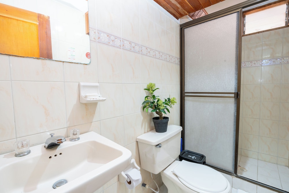 Standard Double Room - Photo 4