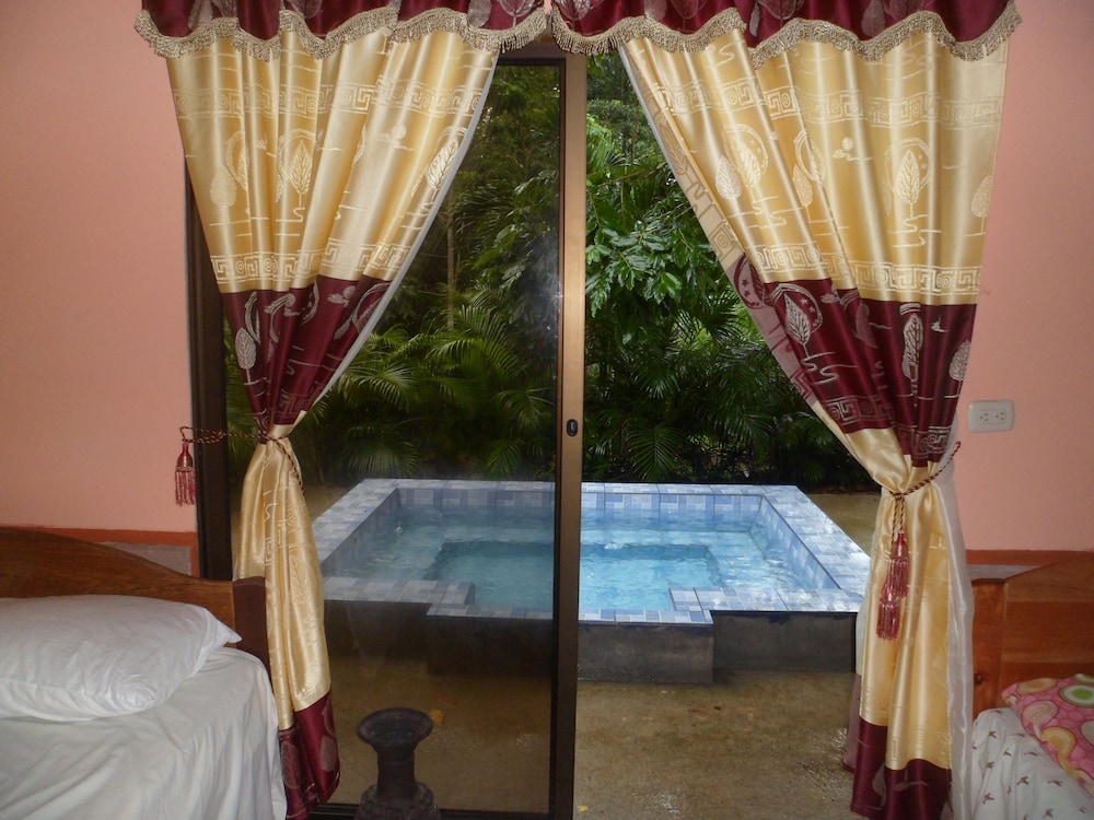 Standard Double Room, 2 Double Beds, Garden View (A/C) photo 3