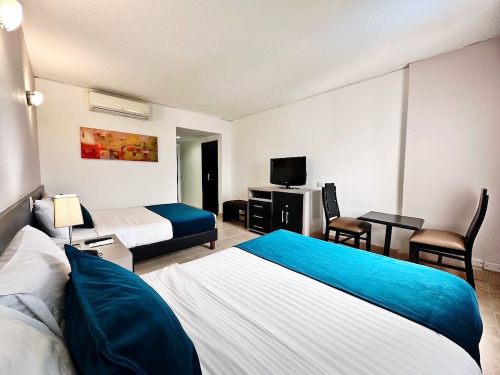 Family Quadruple Room, 2 Double Beds photo 2