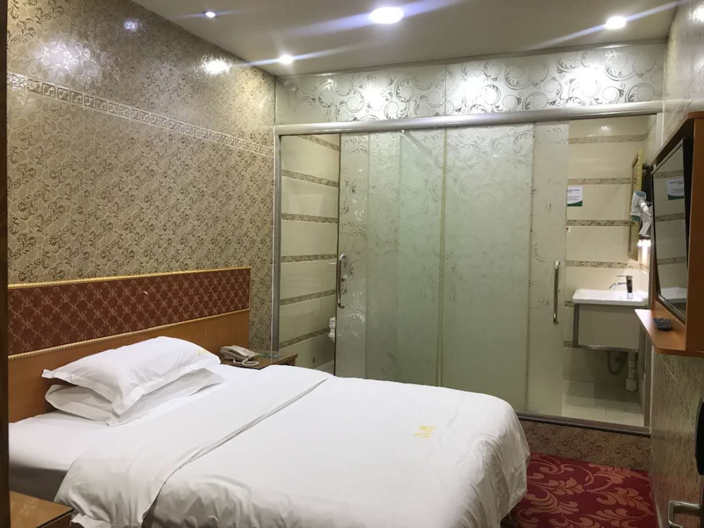 Standard Double Room, No Windows photo 1