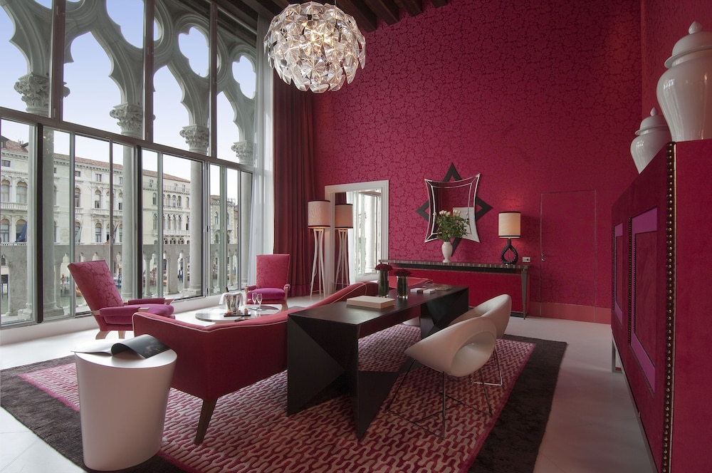 Deluxe Junior Suite with Grand Canal View