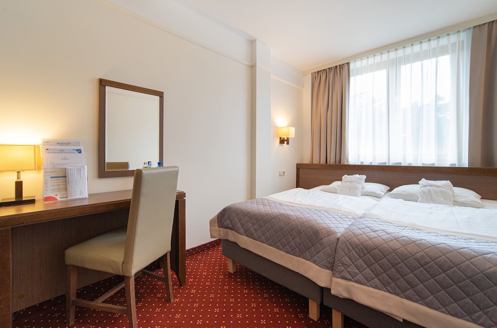 Standard Double or Twin Room photo 2