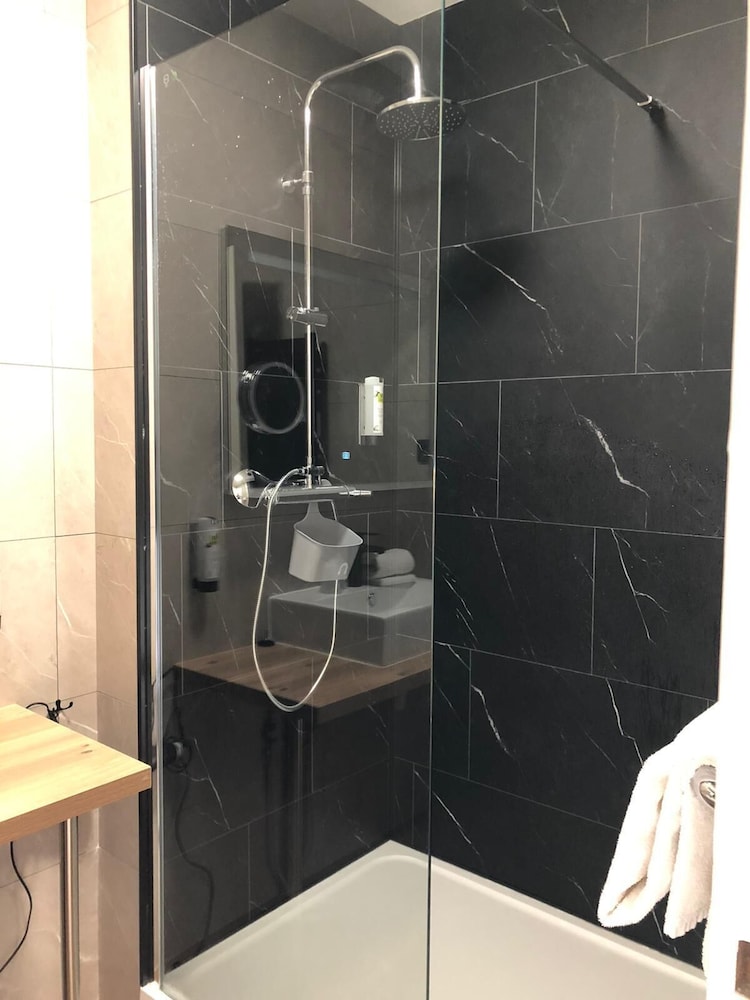 Comfort Double Room, 1 Bedroom, Private Bathroom photo 2