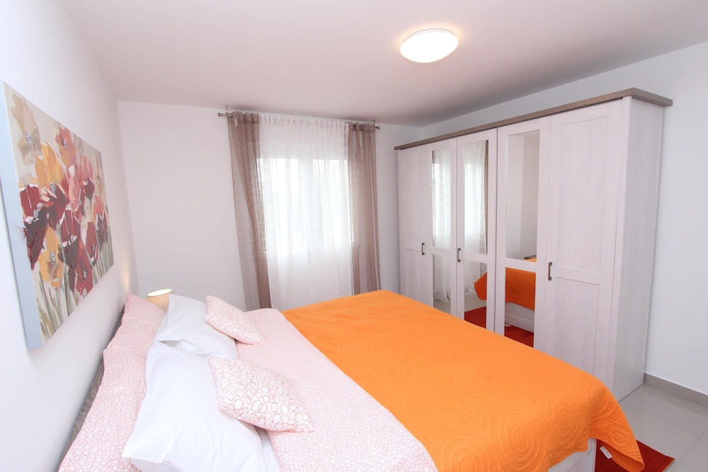 Apartment, 2 Bedrooms - Photo 21