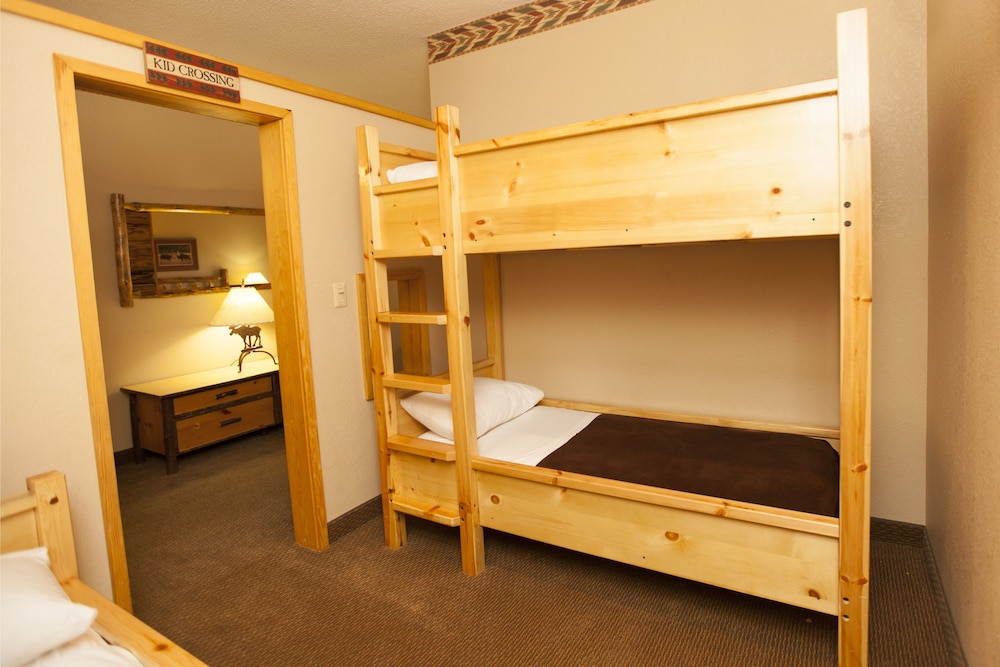 Kid Cabin Suite - Water Park Included photo 3