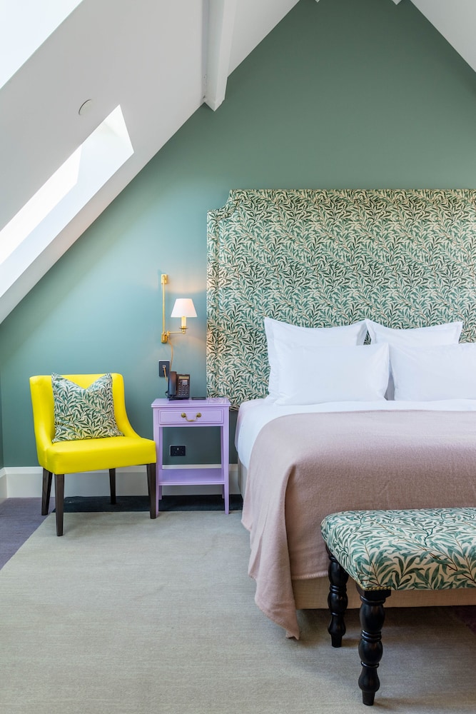 Royal Skylight Room - Photo 9