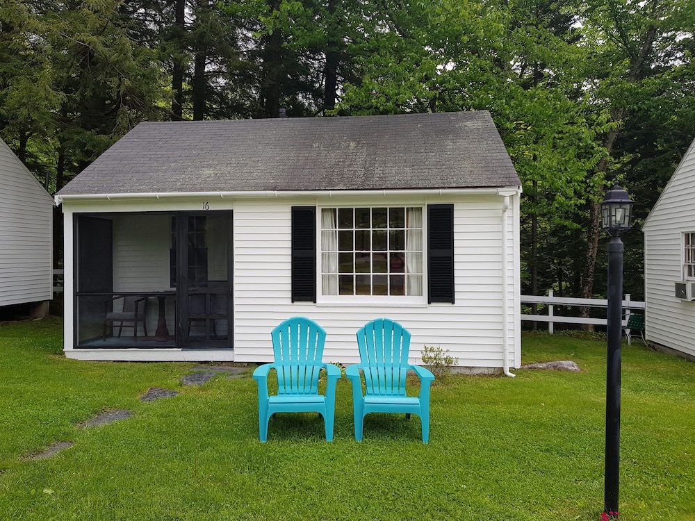 Basic Cottage - Photo 1