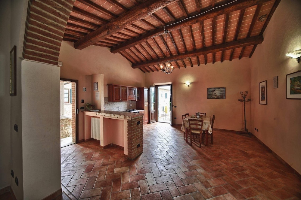 Apartment, 3 Bedrooms, Pool View photo 3