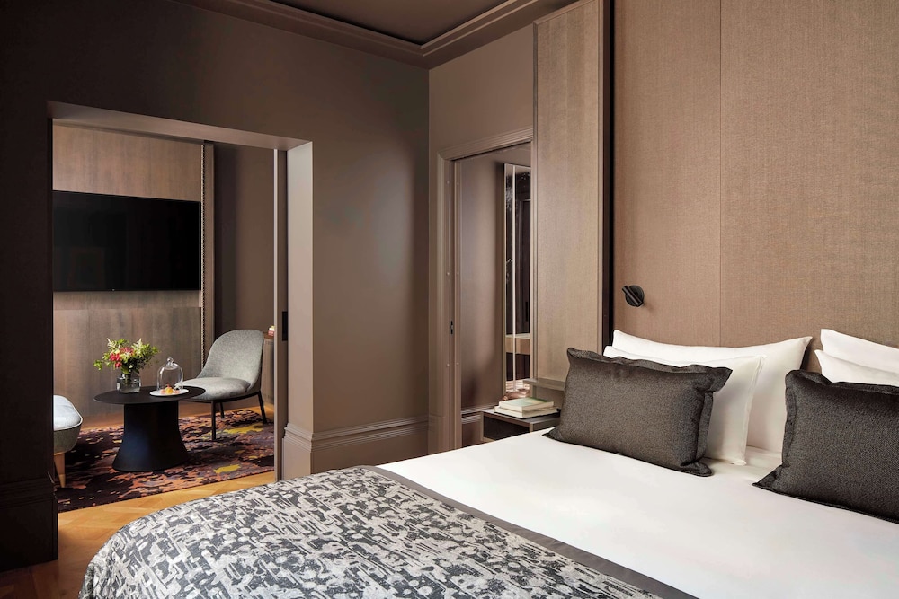 Junior Suite (Extra Bed 3 Adults)