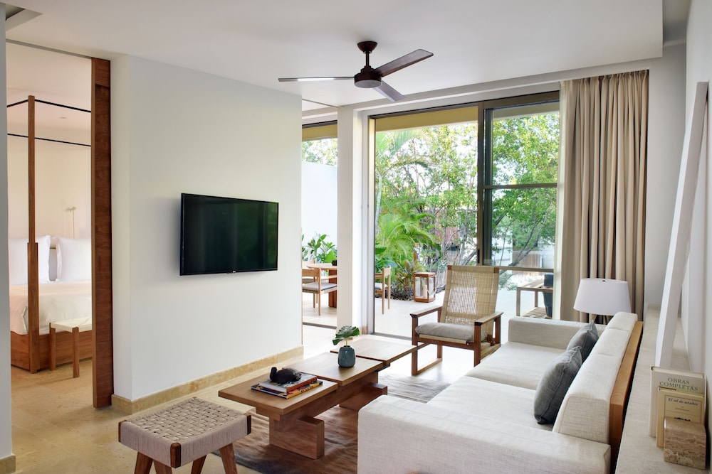 Deluxe Suite (Lagoon) - Photo 5