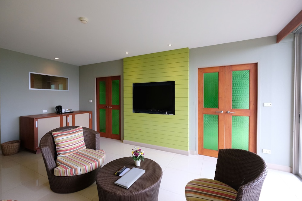 Royal Family Suite - Photo 6