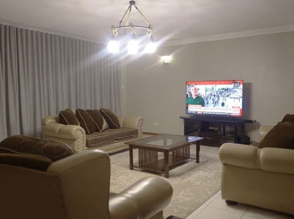 Family Apartment, 2 Bedrooms, Private Bathroom, Garden View photo 1