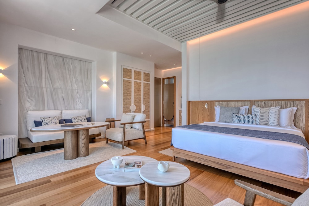 Deluxe Suite, Sea View (200m from the Main Hotel) photo 3