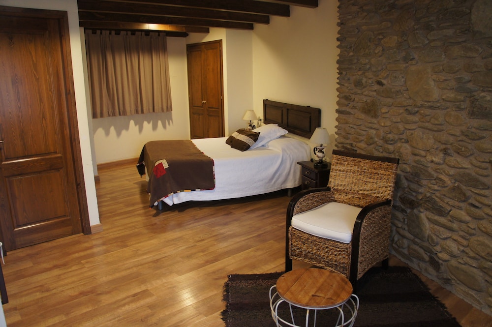 Suite, 1 Queen Bed photo 2