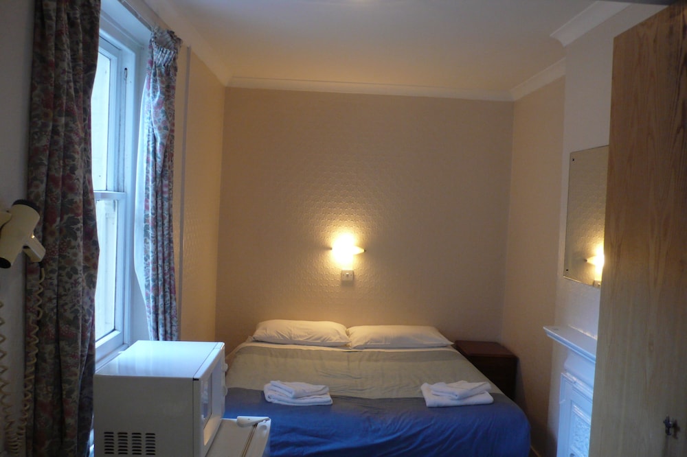 Double or Twin Room, 1 Queen Bed, Non Smoking, Ensuite photo 1