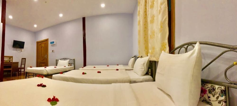 Family Room photo 3
