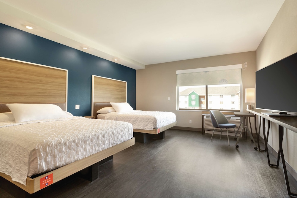 Room, 2 Queen Beds, Accessible (Hearing) photo 2