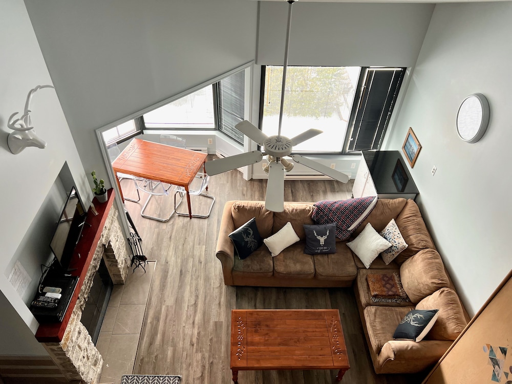 Condo Mezzanine, Kitchenette photo 3