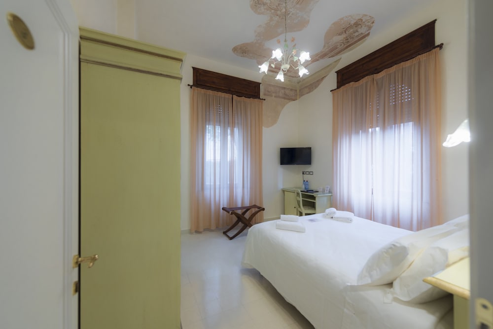Classic Double Room, Garden View - Photo 3