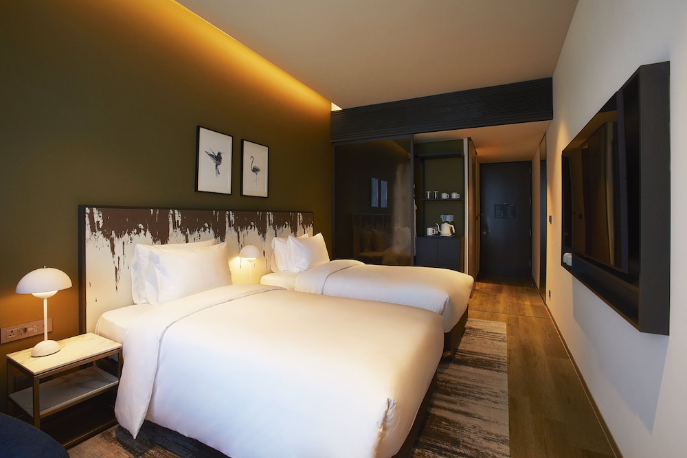Deluxe Room, 2 Twin Beds - Photo 2