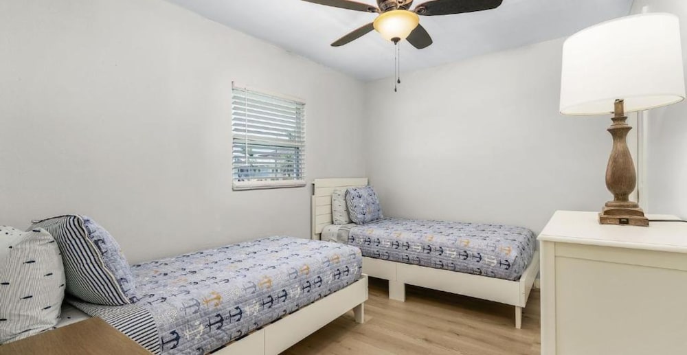 Condo, 2 Bedrooms, Balcony (waterview) photo 2