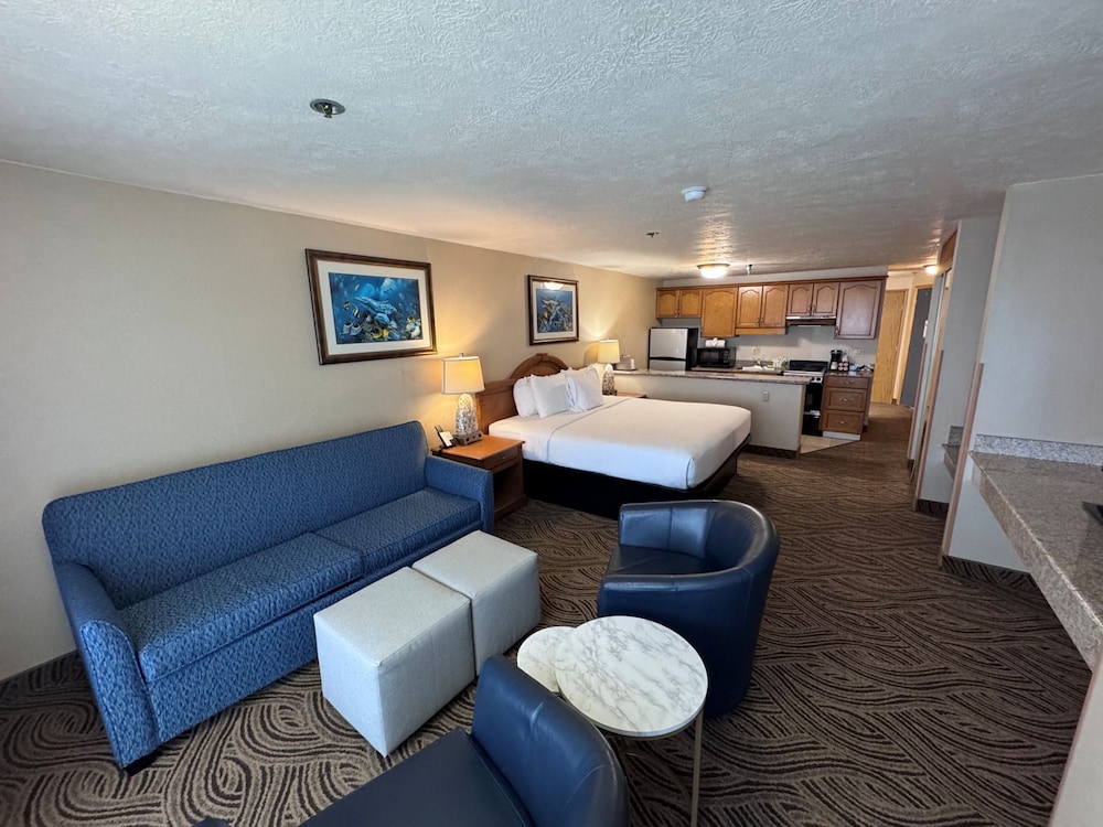 Premium Room, 1 King Bed, Balcony, Ocean View - Photo 2